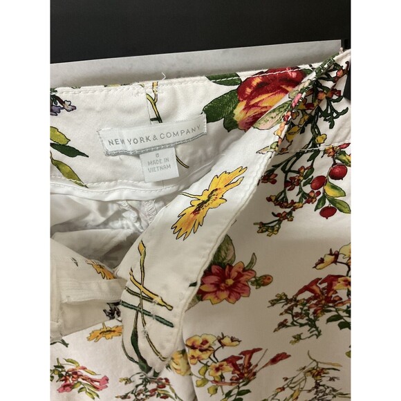 New York & Company Women White Floral Stretch Capri Pant Sz 8 Cotton 2 Pocket H1 - Picture 5 of 9